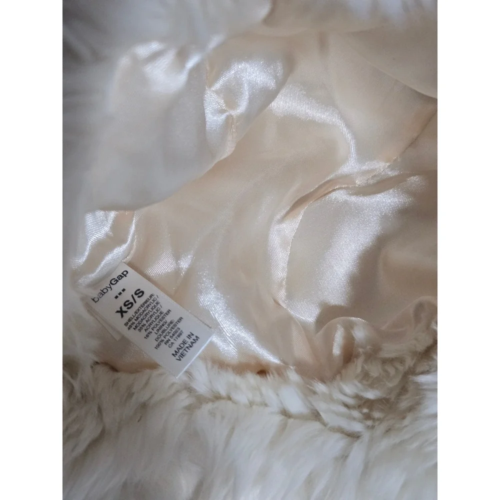 BabyGap Cream Faux Fur Trapper Hat with‎ Ear Flaps & Pom Poms XS/S(2-3yrs)